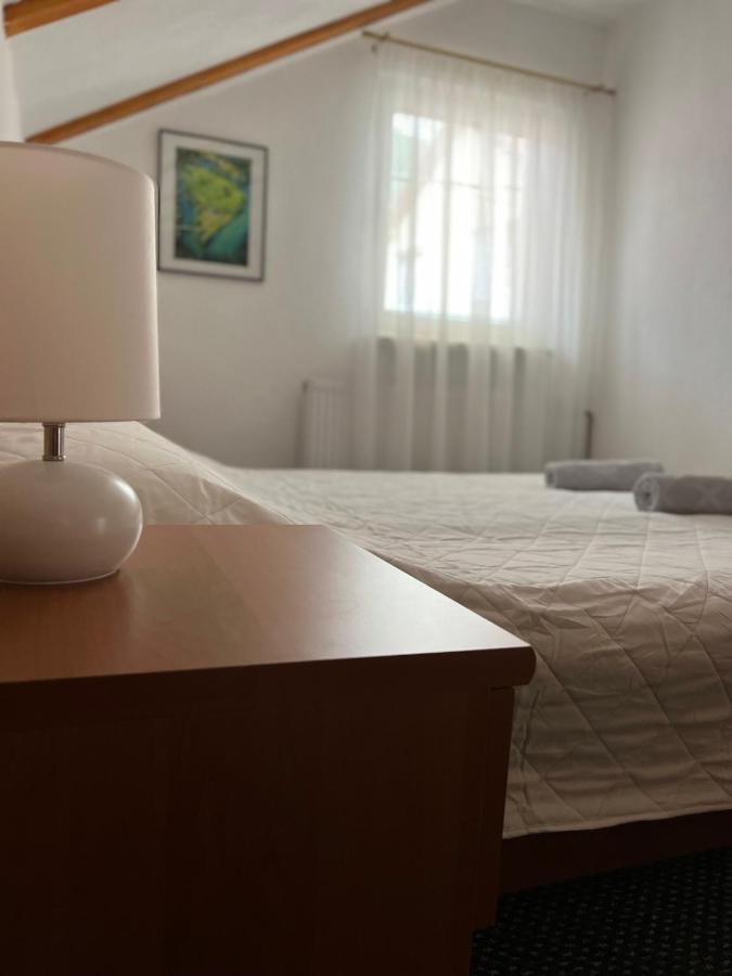 Guest House Faris Travnik Extérieur photo