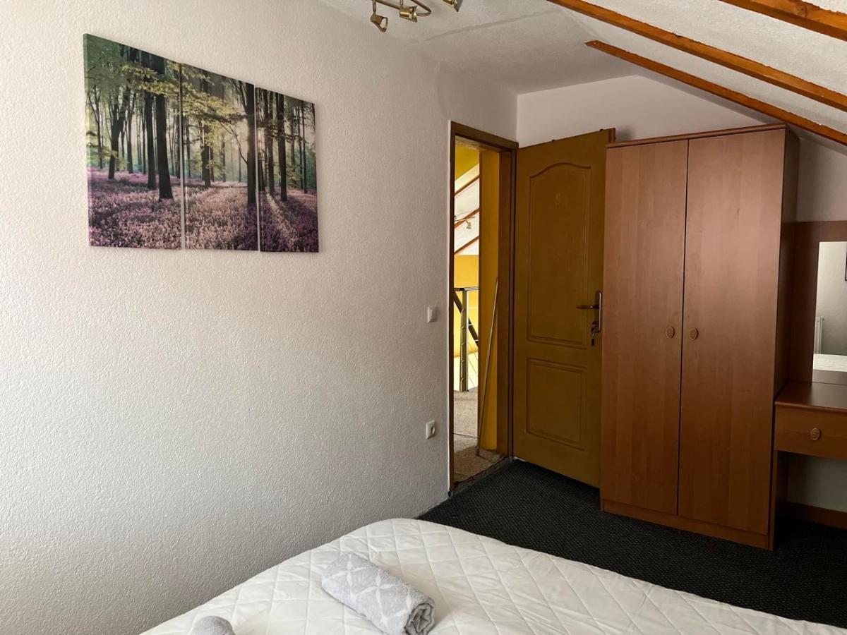 Guest House Faris Travnik Extérieur photo