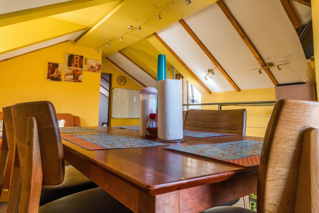 Guest House Faris Travnik Extérieur photo
